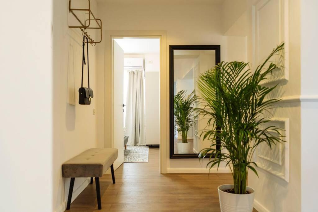 Panoramic Apartment - 4Br - Piata Unirii Bucarest Esterno foto